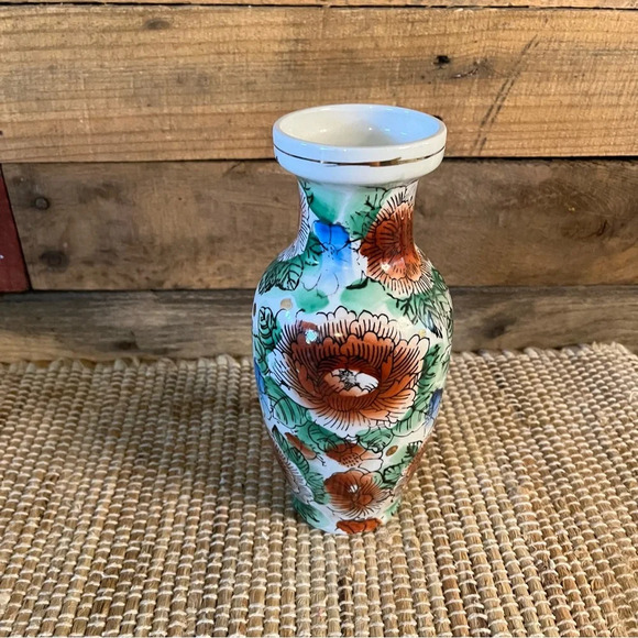 Small Floral‎ Vase - Picture 2 of 6